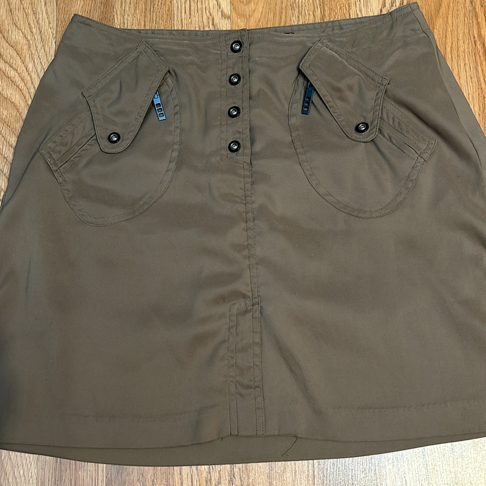 Jamie Sadock, casual active wear solid light brown skort/mini skirt. Size 6. - Picture 6 of 17